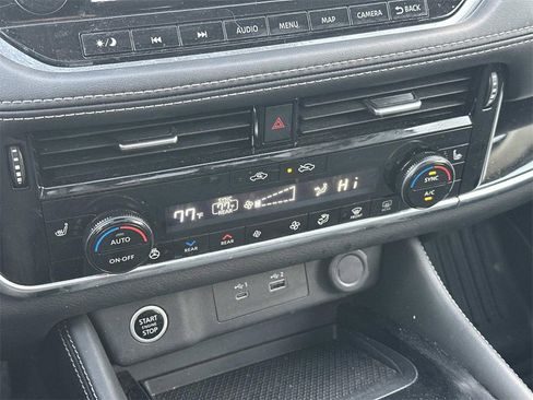 Used 2023 Nissan Rogue SL w/ SL Premium Package image 31