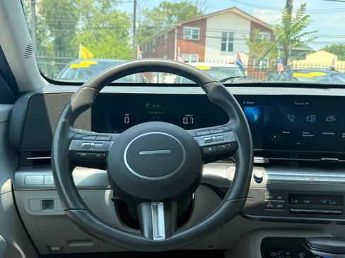 Used 2025 Hyundai Kona SEL FWD image 18