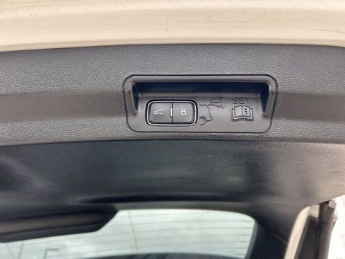 Used 2020 Ford Explorer Limited image 9