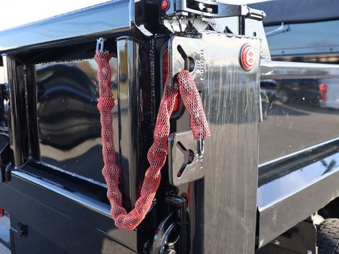 Used 2024 Ford F550 4x4 Regular Cab Super Duty image 14