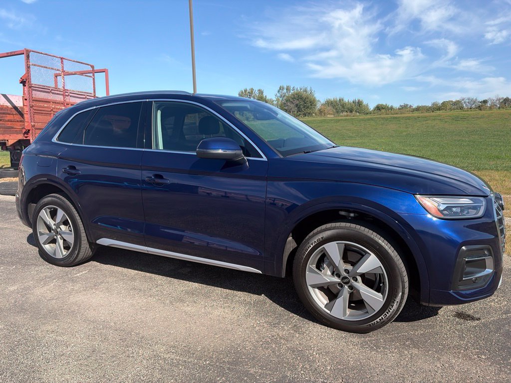 Used 2024 Audi Q5 2.0T Premium Plus w/ Premium Plus Package AWD/4WD image 3