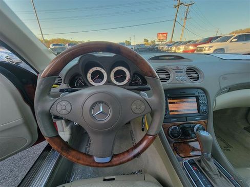 Used 2011 Mercedes-Benz SL 550 image 26