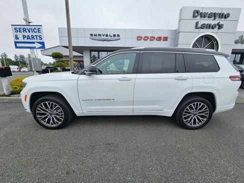 Used 2021 Jeep Grand Cherokee L Summit image 2