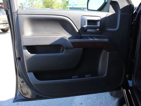 Used 2017 GMC Sierra 1500 SLE w/ SLE Value Package image 11