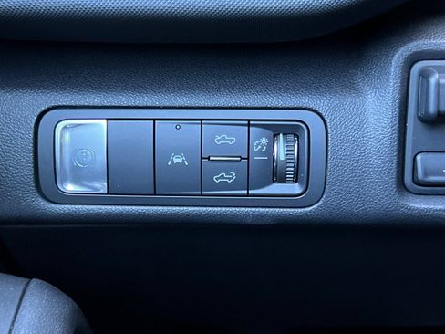 Used 2026 Chevrolet Silverado EV Trail Boss AWD/4WD image 40