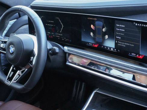 Certified 2023 BMW 760i xDrive w/ Executive Package image 11