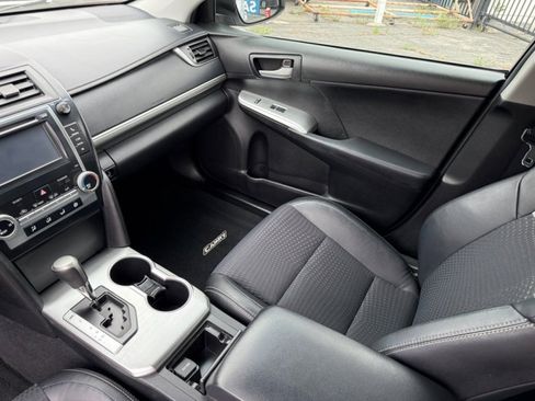 Used 2012 Toyota Camry SE FWD image 22