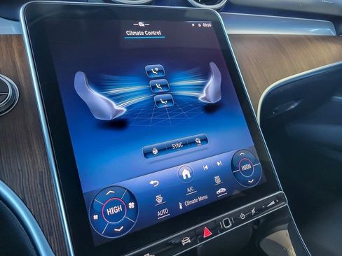 Used 2024 Mercedes-Benz C 300 4MATIC Sedan image 16