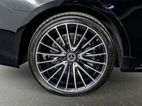 Used 2022 Mercedes-Benz S 580 4MATIC Sedan w/ AMG Line Package image 9