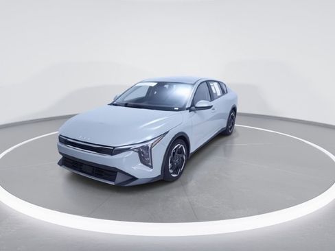 Used 2025 Kia K4 EX FWD image 3