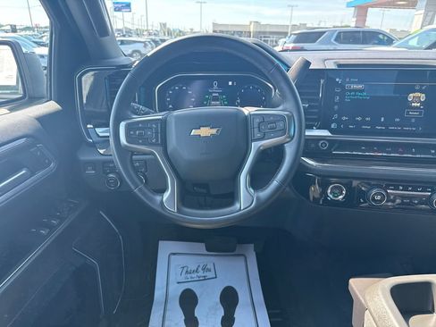 Used 2023 Chevrolet Silverado 1500 LT AWD/4WD image 25