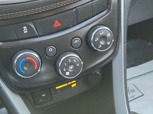 Used 2021 Chevrolet Trax LT w/ Driver Confidence Package image 22