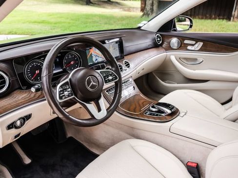 Used 2019 Mercedes-Benz E 450 4MATIC Wagon image 2
