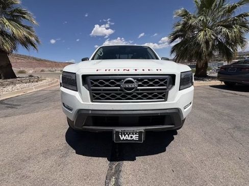 Used 2023 Nissan Frontier SV w/ SV Premium Package RWD image 8