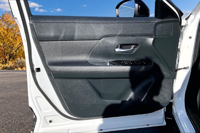 Used 2026 Nissan Kicks SV FWD image 19