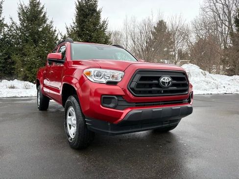 Used 2022 Toyota Tacoma SR image 9