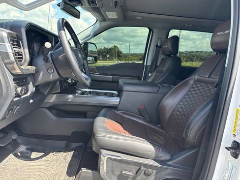 Used 2024 Ford F250 Lariat w/ Lariat Ultimate Package AWD/4WD image 6