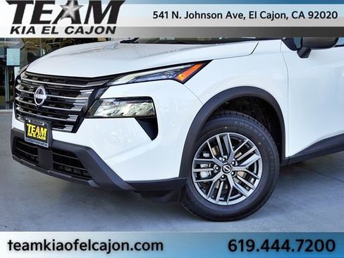 Used 2024 Nissan Rogue S FWD image 3