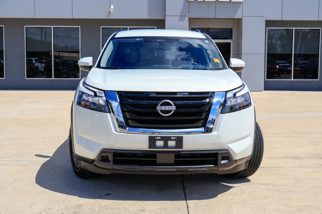 Used 2025 Nissan Pathfinder SV AWD/4WD image 24