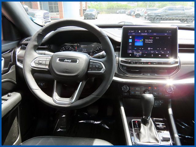 Used 2023 Jeep Compass Limited AWD/4WD image 11