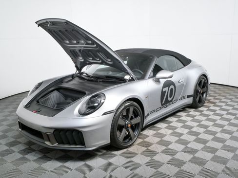 Certified 2026 Porsche 911 Carrera GTS RWD image 39