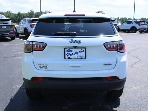 Used 2022 Jeep Compass Latitude AWD/4WD image 9