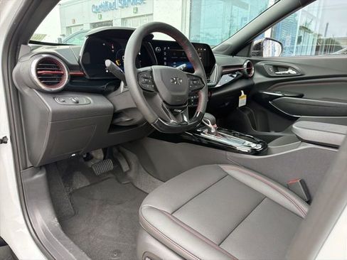 New 2026 Chevrolet Trax RS w/ Sunroof Package FWD image 8