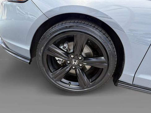 Used 2023 Honda Accord Sport image 9