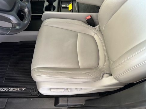 Used 2024 Honda Odyssey EX-L image 21