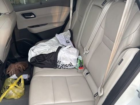 Used 2021 Nissan Rogue SL image 10