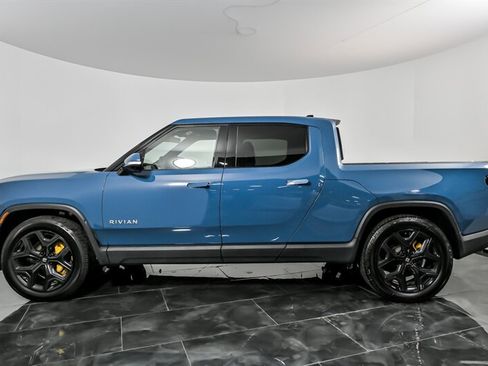 Used 2022 Rivian R1T Adventure image 7