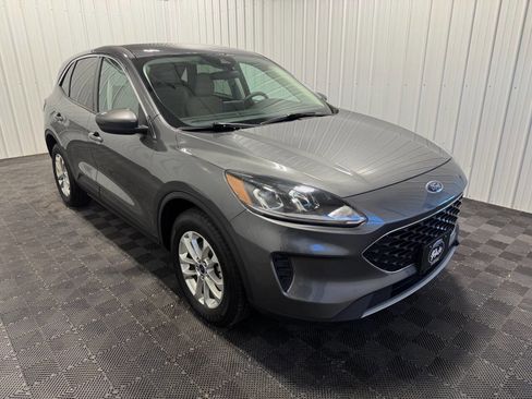 Used 2021 Ford Escape SE image 2