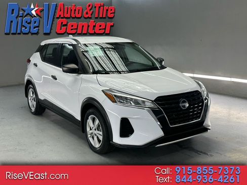 Used 2022 Nissan Kicks S FWD image 1