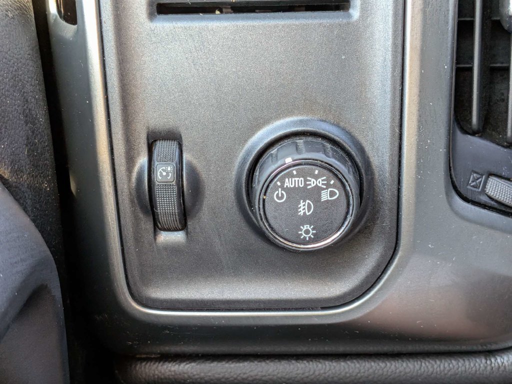 Used 2018 Chevrolet Silverado 1500 LT w/ All Star Edition RWD image 25