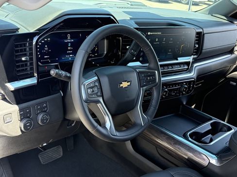 Used 2026 Chevrolet Silverado 2500 LTZ w/ LTZ Convenience Package AWD/4WD image 23