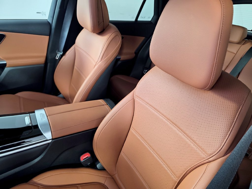 Certified 2026 Mercedes-Benz GLC 300 image 11
