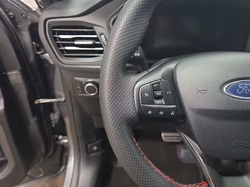 Used 2023 Ford Escape ST-Line image 17