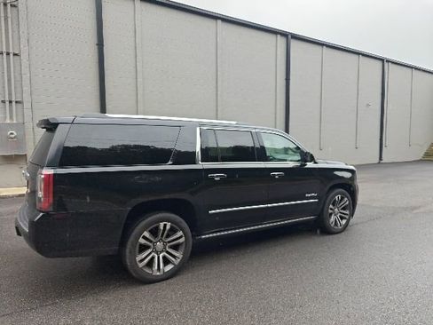 Used 2019 GMC Yukon XL Denali w/ Denali Ultimate Package AWD/4WD image 3