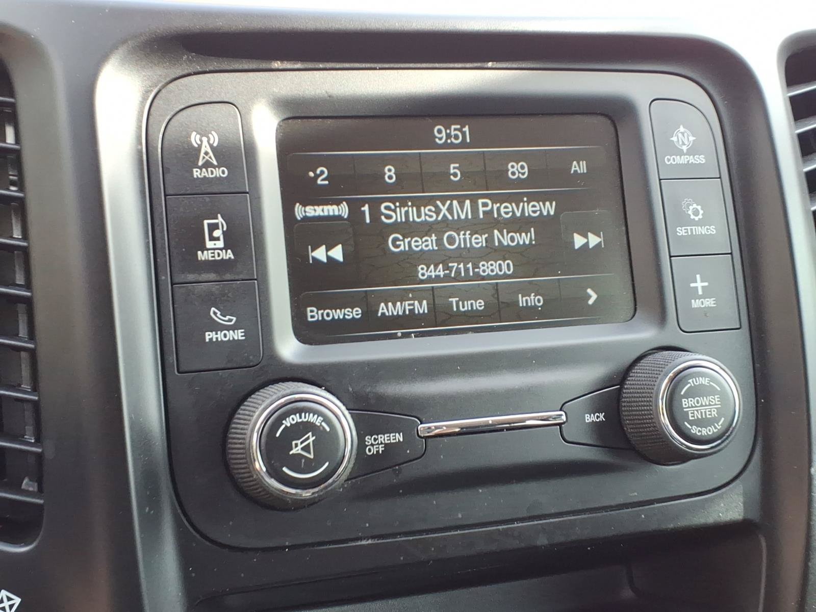 Used 2018 Jeep Cherokee Latitude w/ Altitude Package FWD image 22