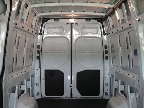 New 2025 Mercedes-Benz Sprinter 2500 image 34