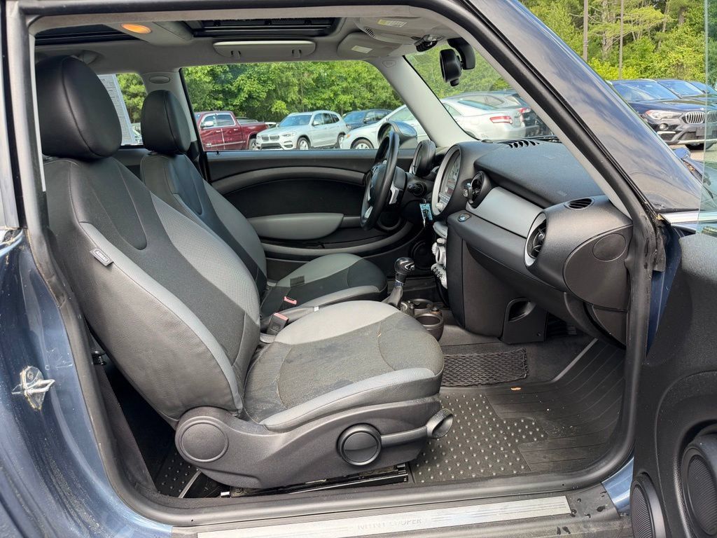 Used 2009 MINI Cooper Hardtop FWD image 13