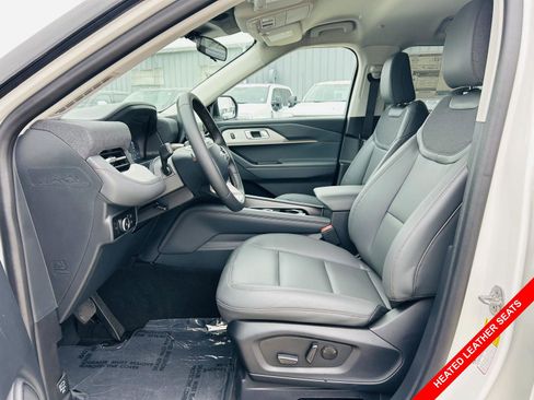 New 2026 Ford Explorer Active w/ Active Comfort Package image 3