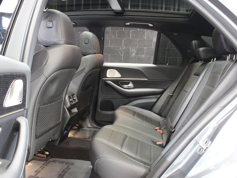 Used 2025 Mercedes-Benz GLE 580 4MATIC w/ Driver Assistance Package image 38