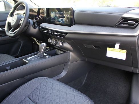 New 2025 Nissan Kicks SV w/ Charging Package image 31