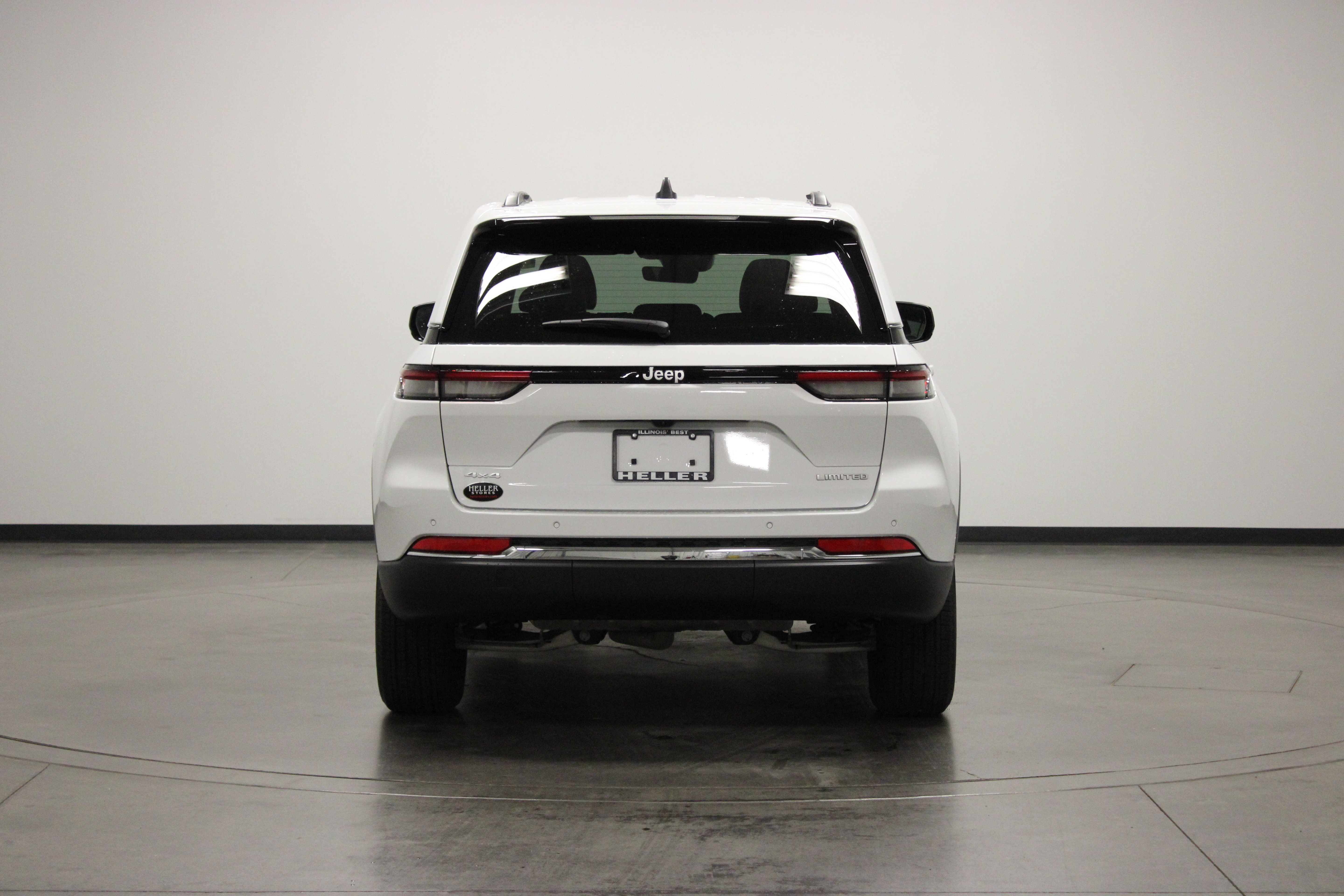 Used 2025 Jeep Grand Cherokee Limited AWD/4WD image 7