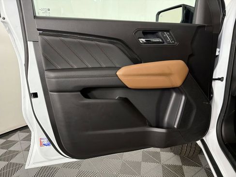 New 2026 GMC Canyon AT4 w/ Off-Road Front Bumper Package image 8