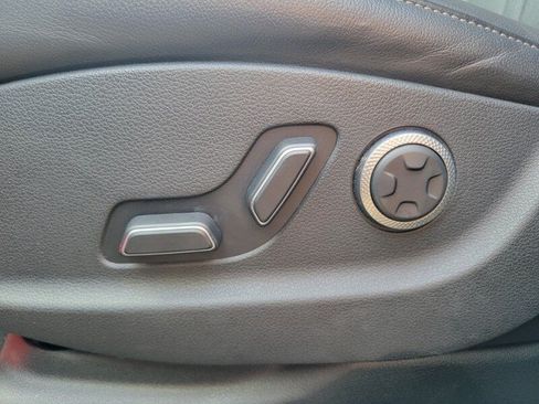 Used 2025 Genesis GV80 2.5T Standard AWD/4WD image 14