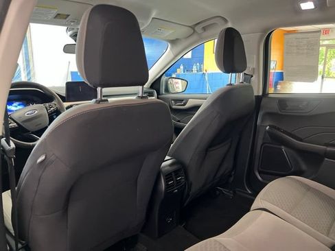 Used 2022 Ford Escape SE w/ Cold Weather Package FWD image 16