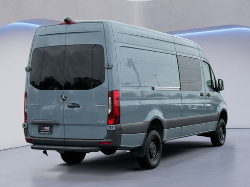 Used 2024 Mercedes-Benz Sprinter 2500 image 5