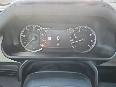 Used 2023 Land Rover Defender 90 S image 11